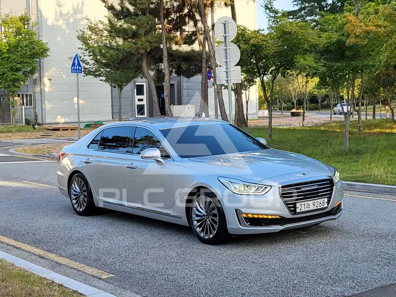 2018 Genesis EQ900