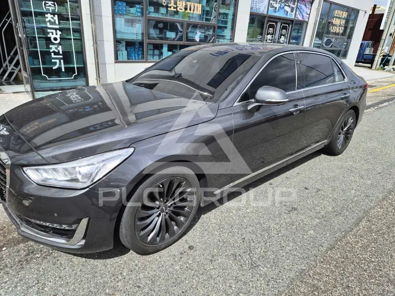2018 Genesis EQ900