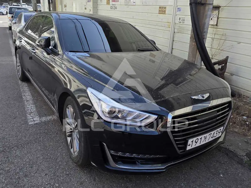 2018 Genesis EQ900
