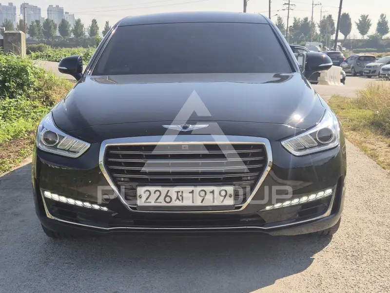 2018 Genesis G90
