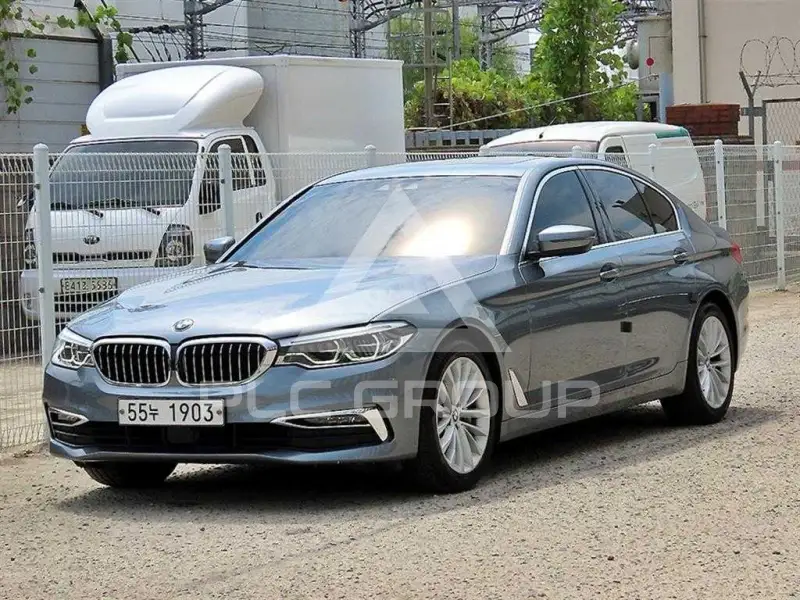 2019 BMW 530