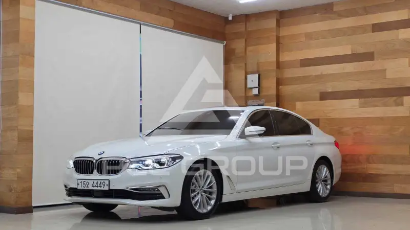 2019 BMW 530