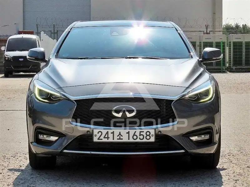 2019 Infinity Q30