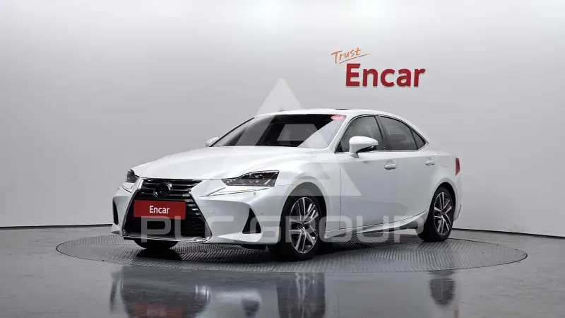 2019 Lexus IS