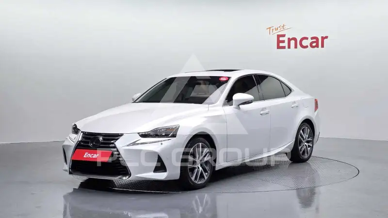 2019 Lexus IS