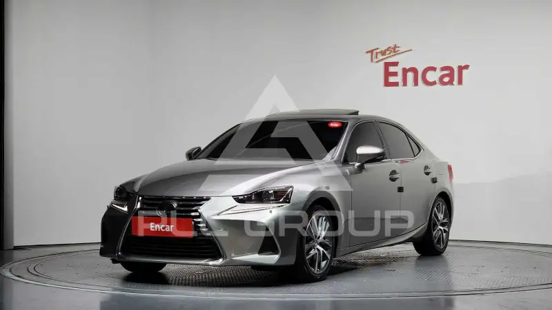 2019 Lexus IS