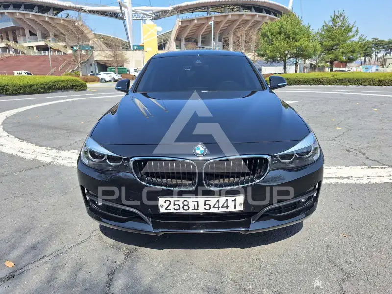 2020 BMW 320