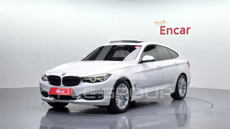 2020 BMW 320