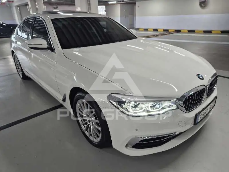 2020 BMW 520