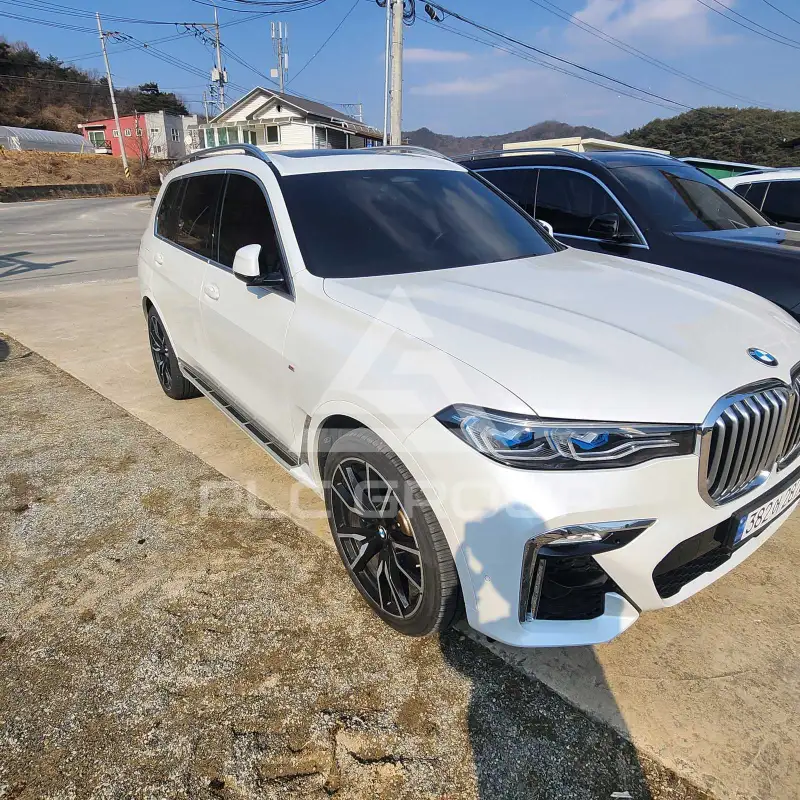 2020 BMW X7M