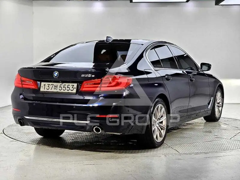 2020 BMW 530