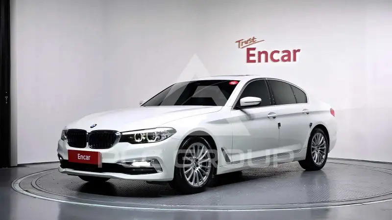 2020 BMW 520