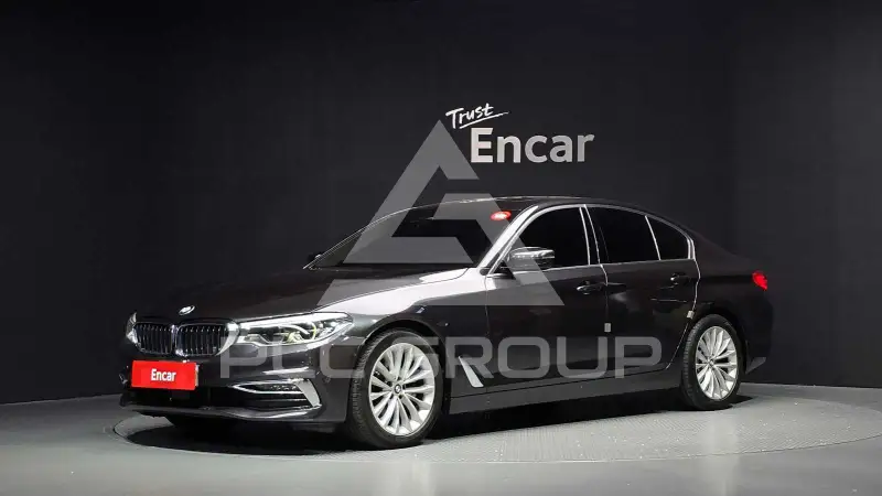 2020 BMW 520