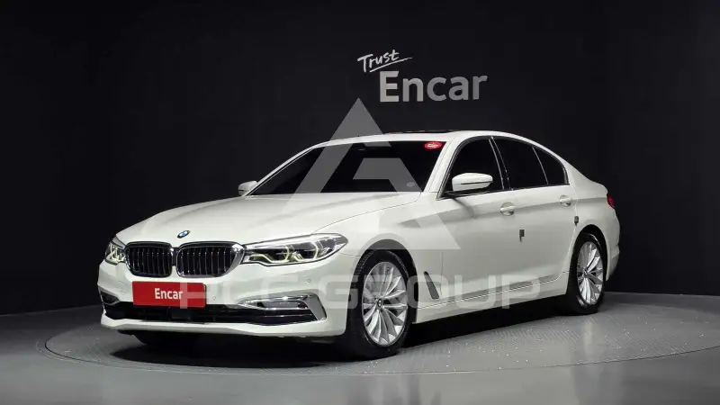 2020 BMW 520
