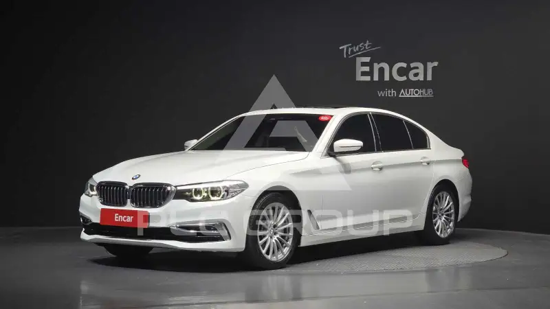 2020 BMW 520