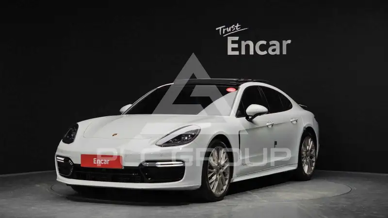 2020 Porsche Panamera