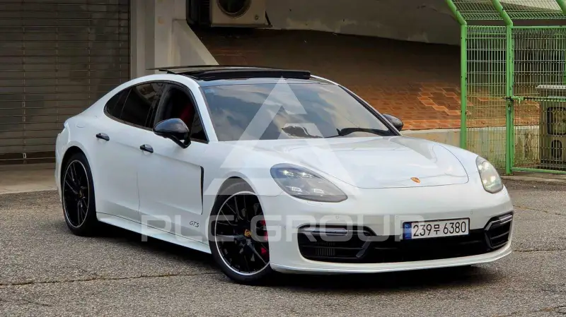 2020 Porsche Panamera