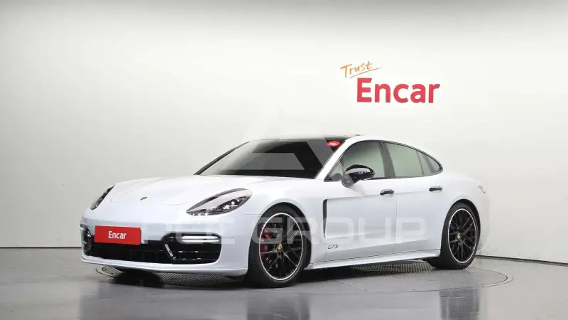 2020 Porsche Panamera