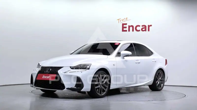 2020 Lexus IS