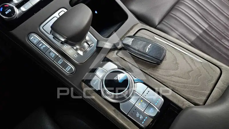 2020 Genesis G90