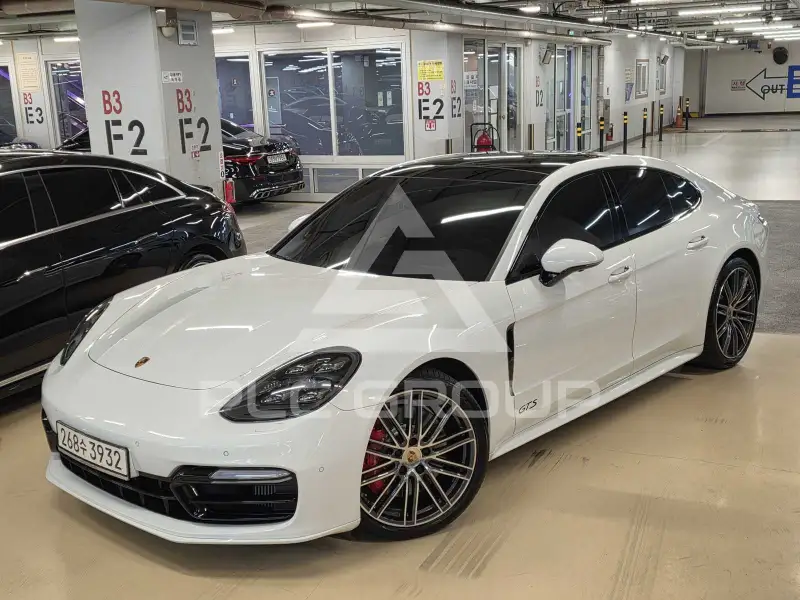 2020 Porsche Panamera