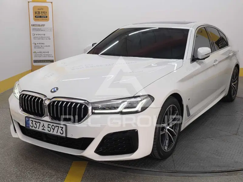 2021 BMW 520M