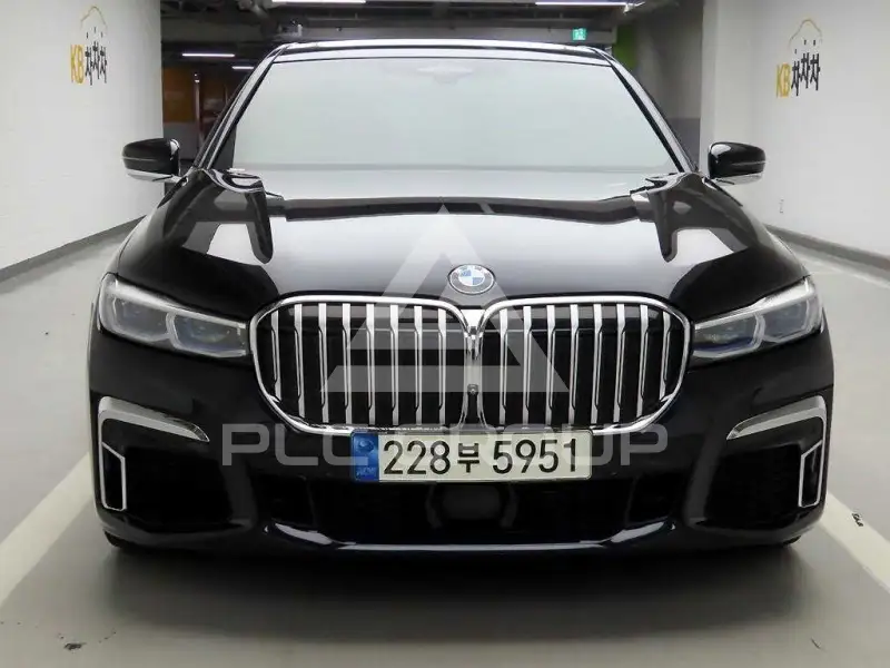 2021 BMW 740M