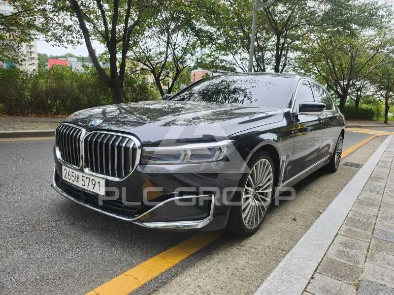2021 BMW 730