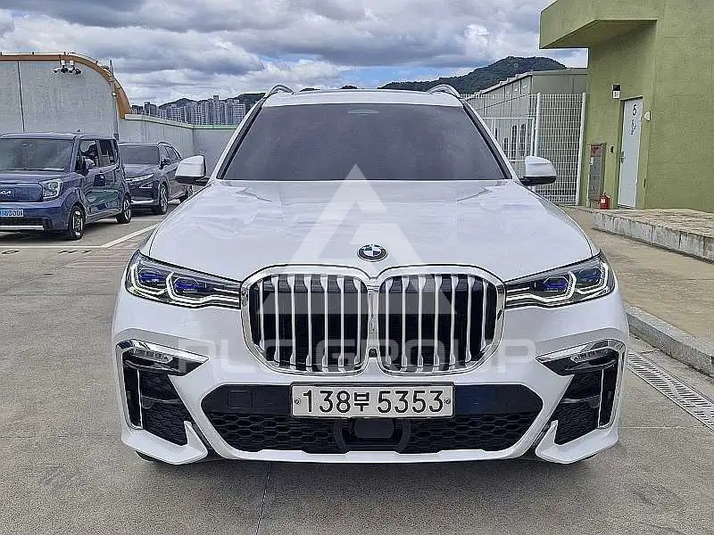 2021 BMW X7M