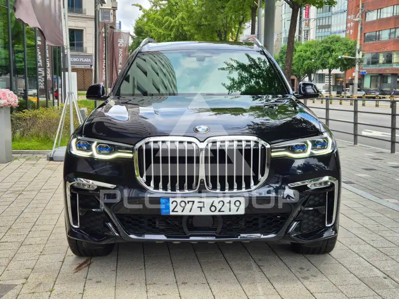 2021 BMW X7M