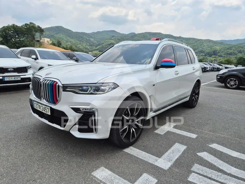 2021 BMW X7M