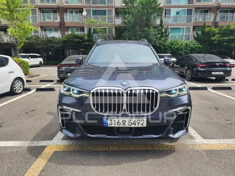 2021 BMW X7M