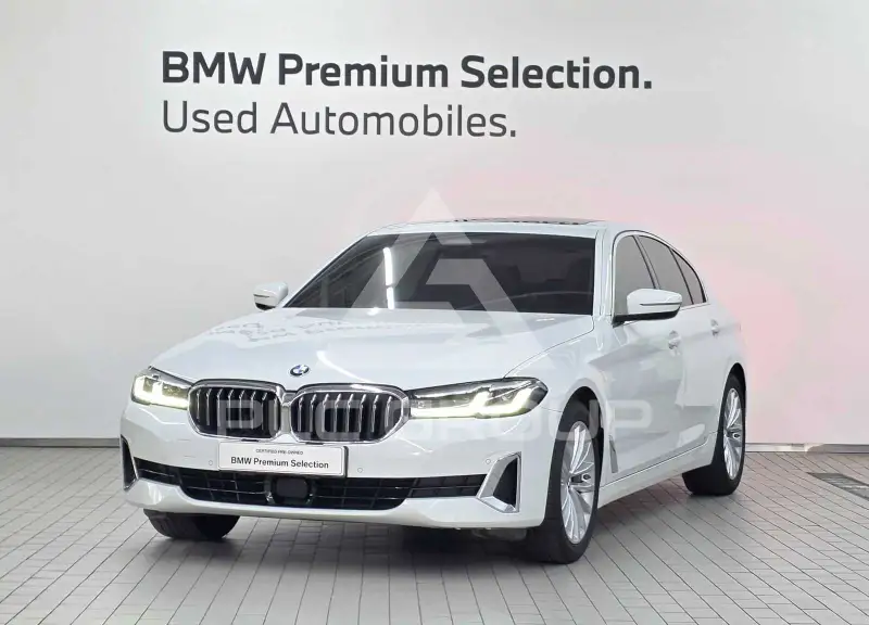 2021 BMW 523