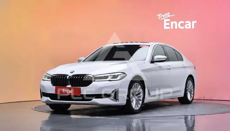 2021 BMW 523