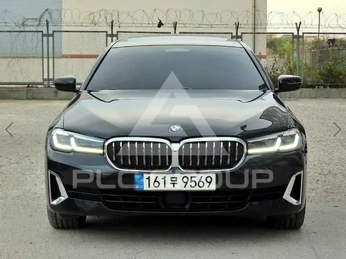 2021 BMW 523