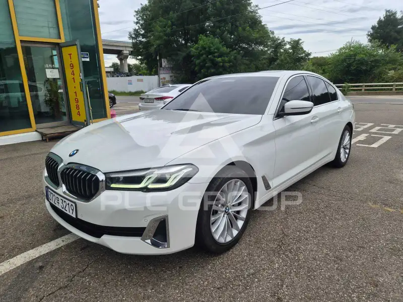 2021 BMW 530