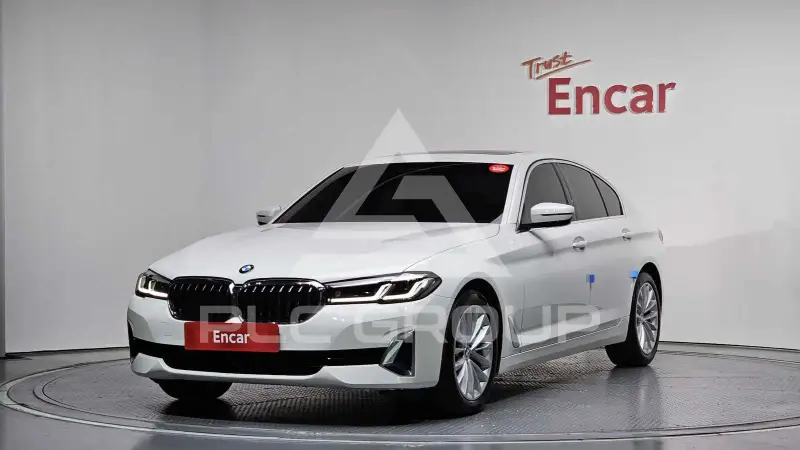 2021 BMW 520