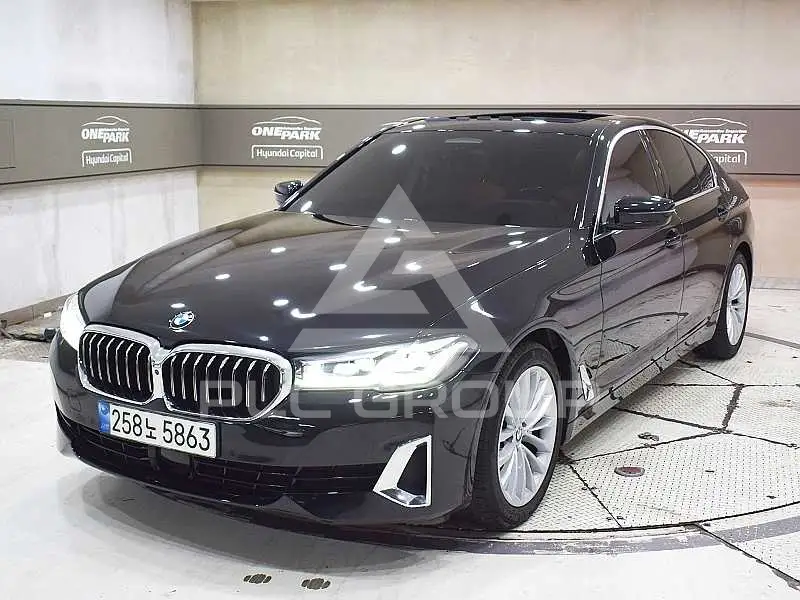 2021 BMW 520