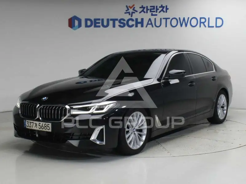 2021 BMW 520