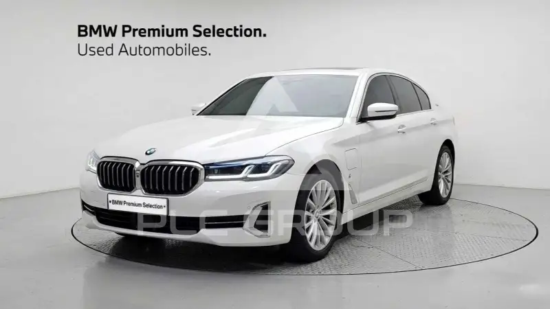 2021 BMW 530