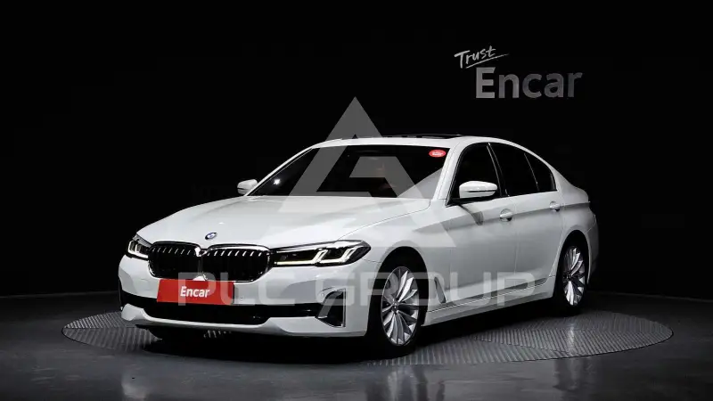 2021 BMW 520