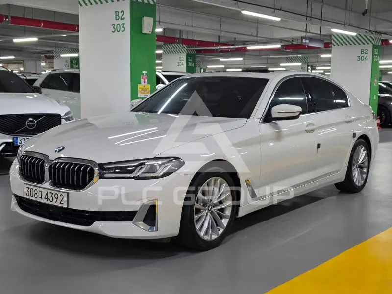 2021 BMW 523