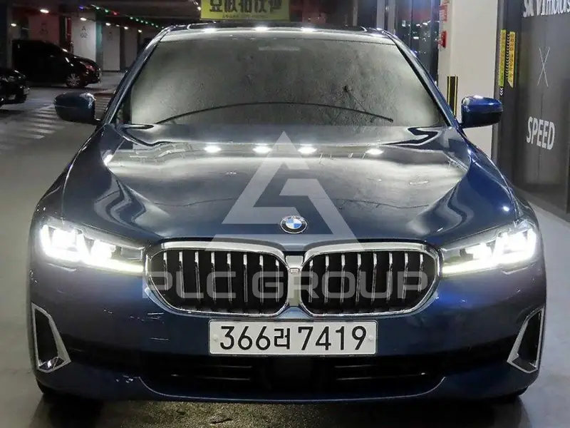 2021 BMW 523