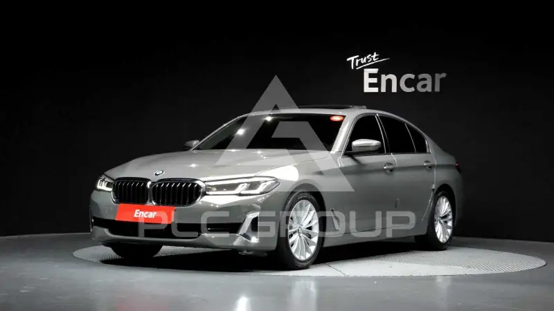 2021 BMW 520