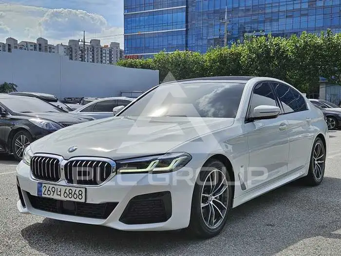 2021 BMW 523M