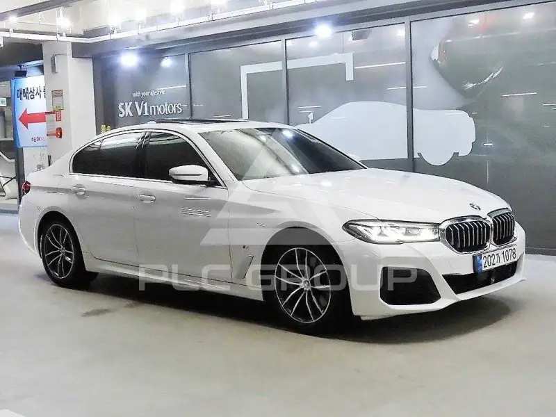 2021 BMW 523M