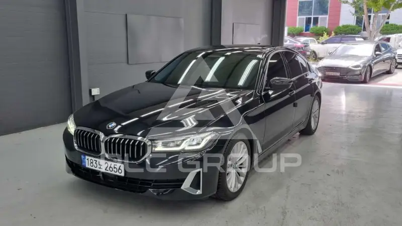 2021 BMW 520