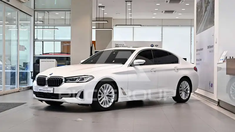 2021 BMW 520