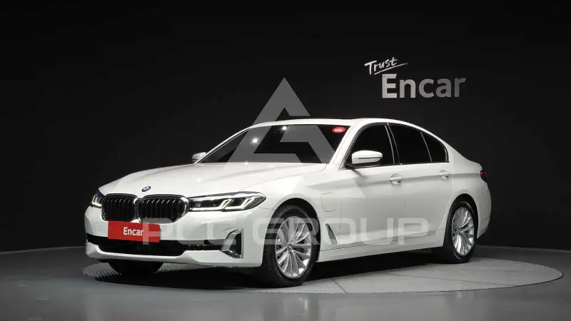 2021 BMW 530