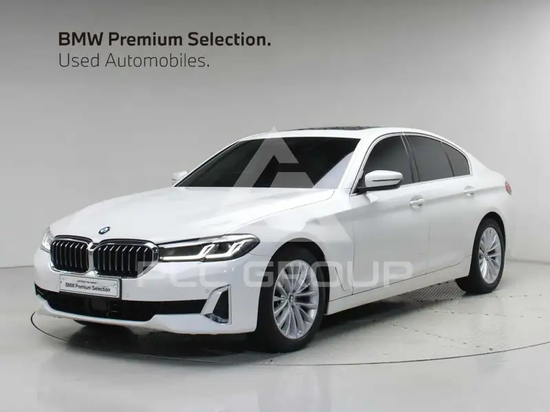 2021 BMW 520